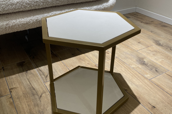 Журнальний столик